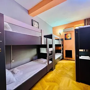 Хостел Tetri Share Point, Тбилиси